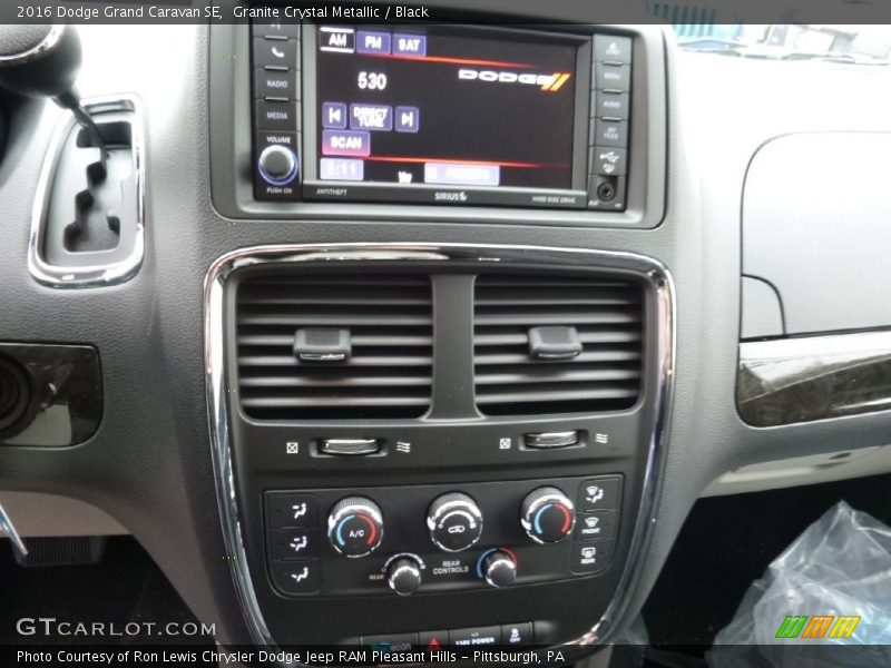 Granite Crystal Metallic / Black 2016 Dodge Grand Caravan SE