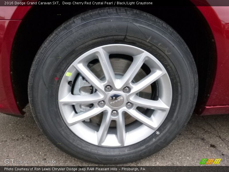Deep Cherry Red Crystal Pearl / Black/Light Graystone 2016 Dodge Grand Caravan SXT
