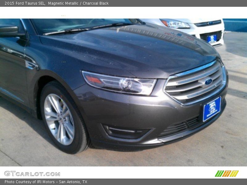Magnetic Metallic / Charcoal Black 2015 Ford Taurus SEL