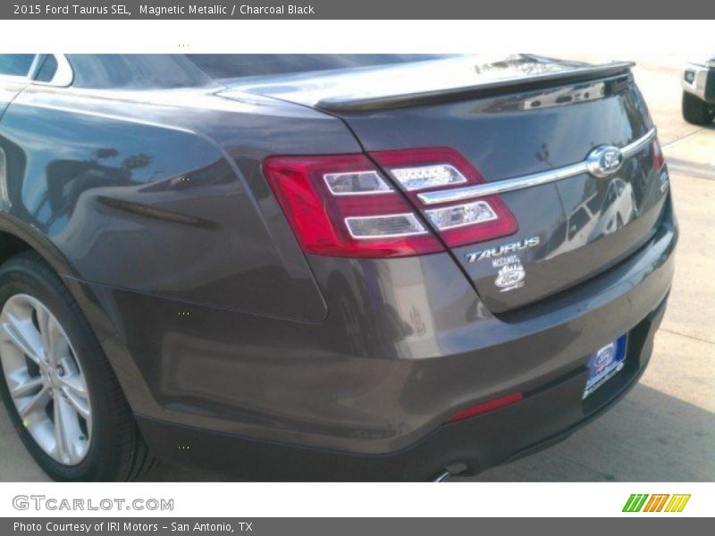 Magnetic Metallic / Charcoal Black 2015 Ford Taurus SEL