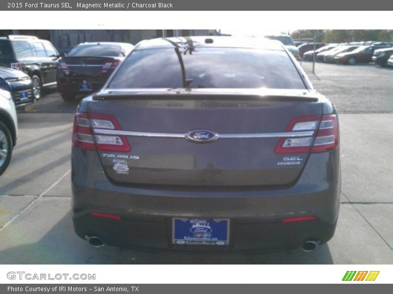 Magnetic Metallic / Charcoal Black 2015 Ford Taurus SEL