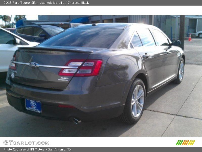 Magnetic Metallic / Charcoal Black 2015 Ford Taurus SEL