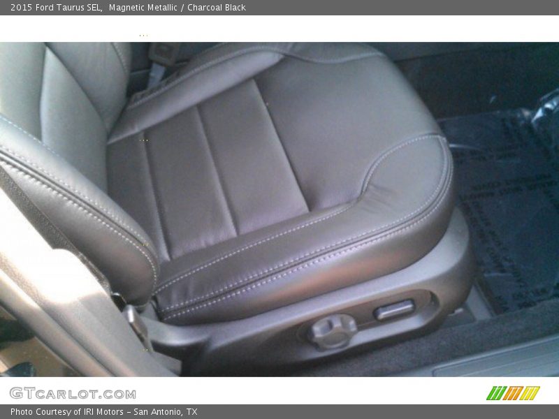 Magnetic Metallic / Charcoal Black 2015 Ford Taurus SEL