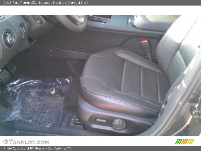 Magnetic Metallic / Charcoal Black 2015 Ford Taurus SEL