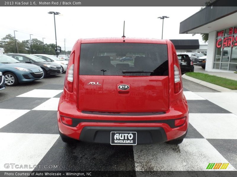 Molten Red / Black Cloth 2013 Kia Soul 1.6