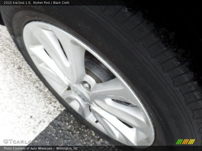 Molten Red / Black Cloth 2013 Kia Soul 1.6