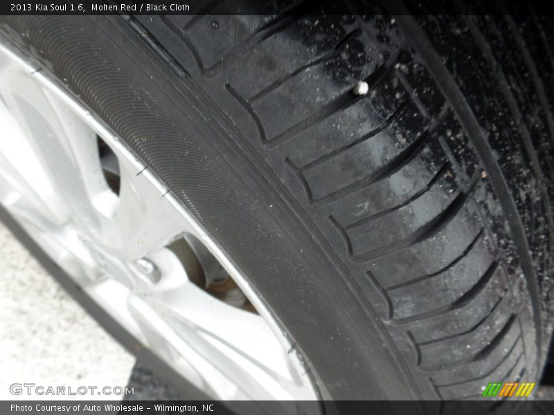 Molten Red / Black Cloth 2013 Kia Soul 1.6