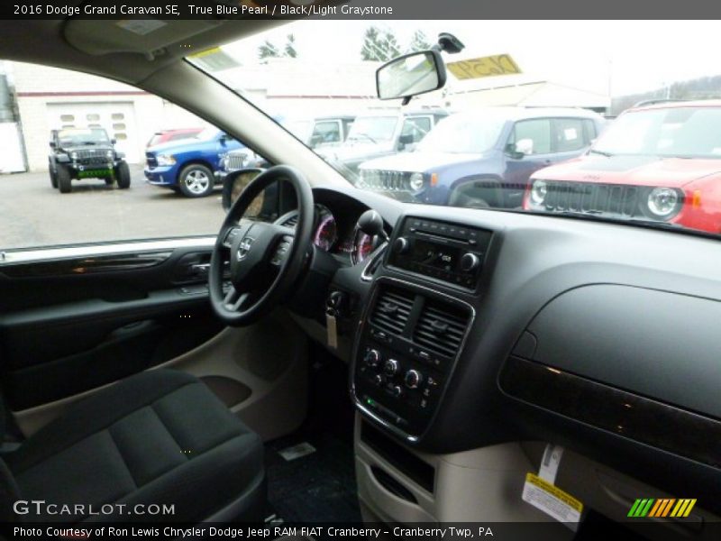 True Blue Pearl / Black/Light Graystone 2016 Dodge Grand Caravan SE