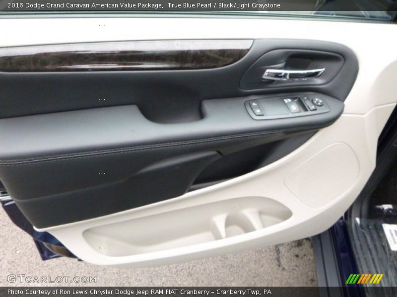 True Blue Pearl / Black/Light Graystone 2016 Dodge Grand Caravan American Value Package