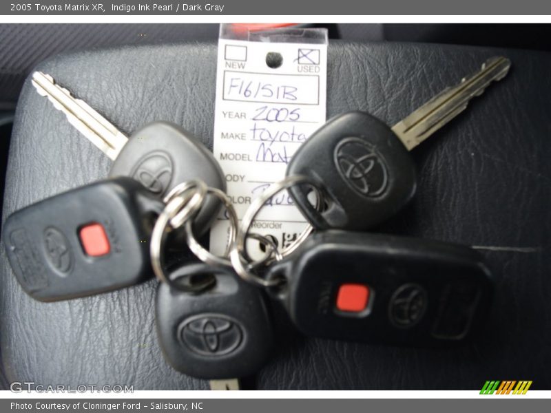 Indigo Ink Pearl / Dark Gray 2005 Toyota Matrix XR
