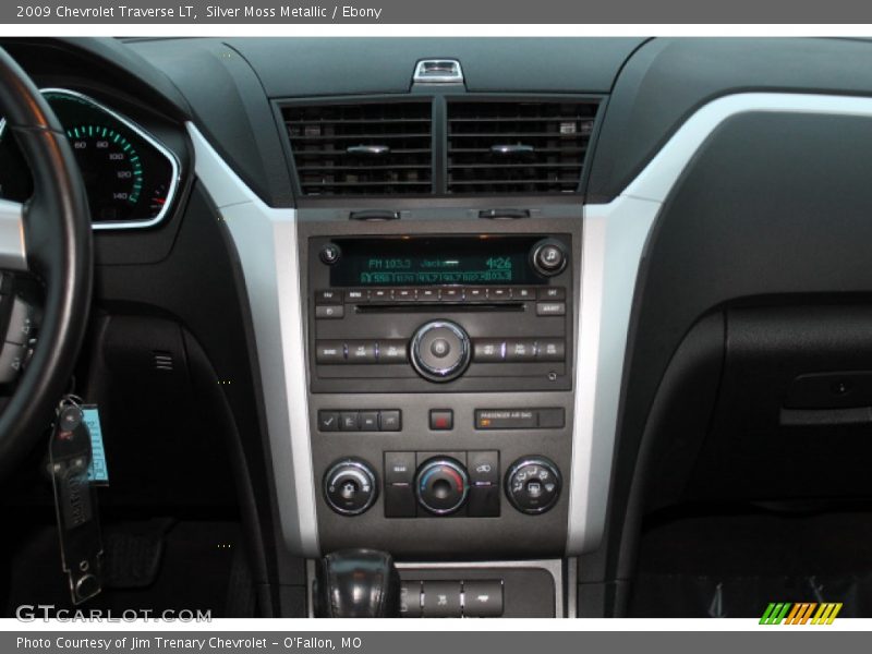 Silver Moss Metallic / Ebony 2009 Chevrolet Traverse LT