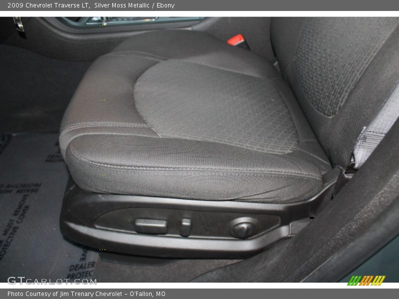 Silver Moss Metallic / Ebony 2009 Chevrolet Traverse LT