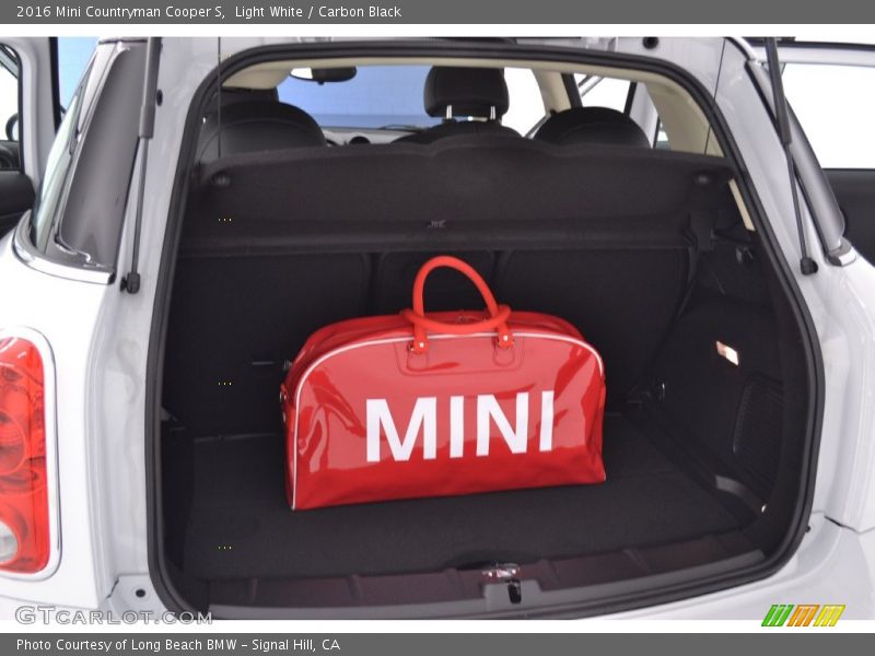 Light White / Carbon Black 2016 Mini Countryman Cooper S
