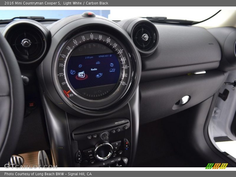 Light White / Carbon Black 2016 Mini Countryman Cooper S