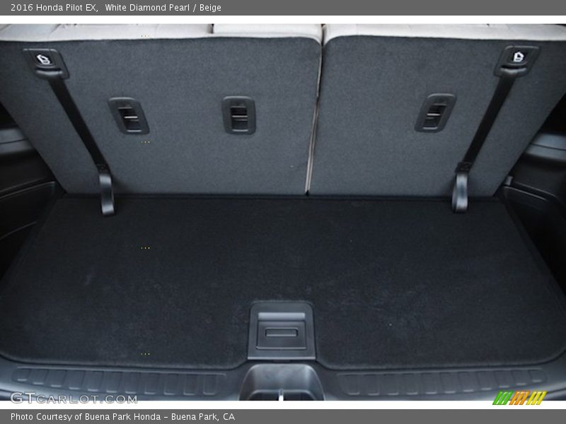 White Diamond Pearl / Beige 2016 Honda Pilot EX