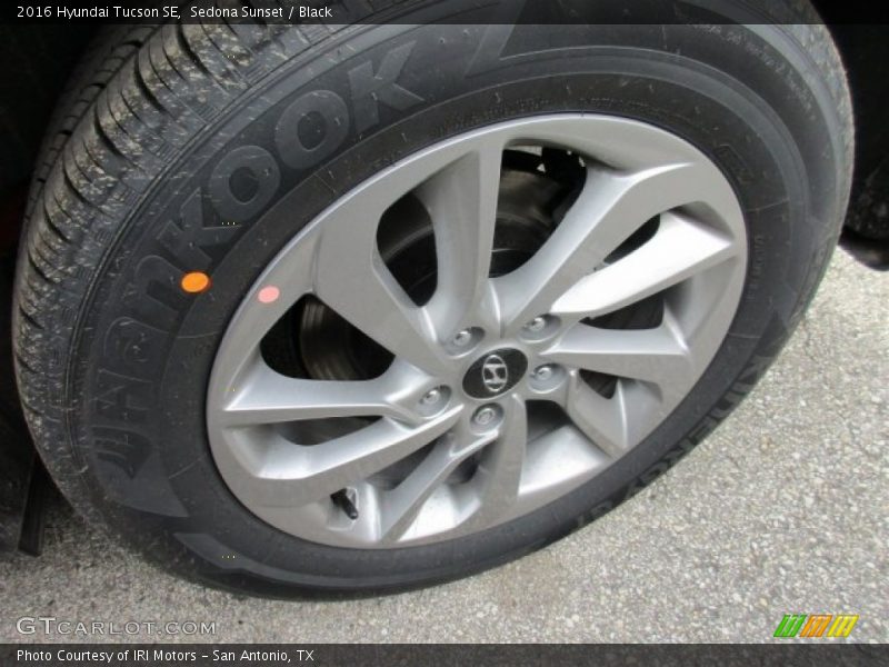 Sedona Sunset / Black 2016 Hyundai Tucson SE