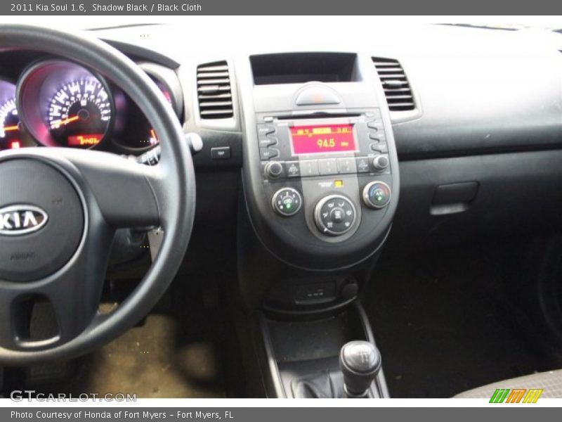 Shadow Black / Black Cloth 2011 Kia Soul 1.6