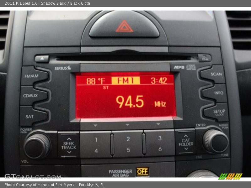 Shadow Black / Black Cloth 2011 Kia Soul 1.6