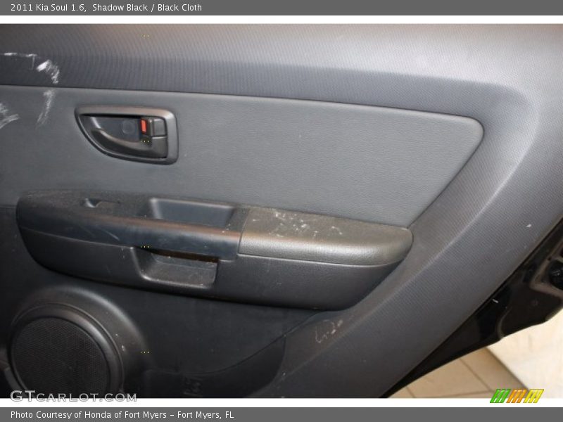 Shadow Black / Black Cloth 2011 Kia Soul 1.6