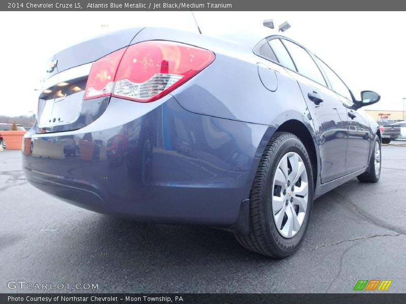 Atlantis Blue Metallic / Jet Black/Medium Titanium 2014 Chevrolet Cruze LS