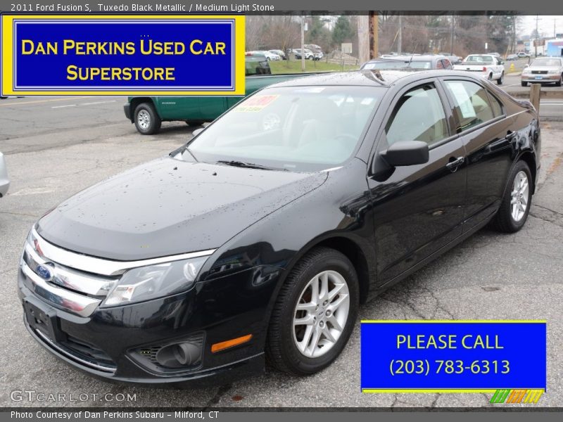 Tuxedo Black Metallic / Medium Light Stone 2011 Ford Fusion S