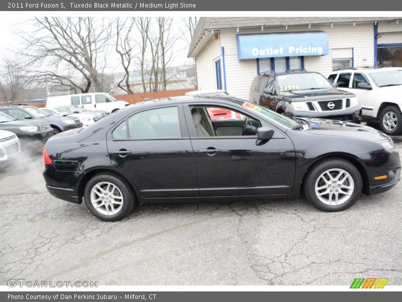 Tuxedo Black Metallic / Medium Light Stone 2011 Ford Fusion S