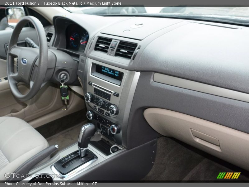 Tuxedo Black Metallic / Medium Light Stone 2011 Ford Fusion S