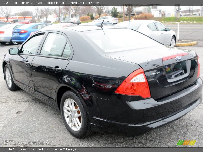 Tuxedo Black Metallic / Medium Light Stone 2011 Ford Fusion S