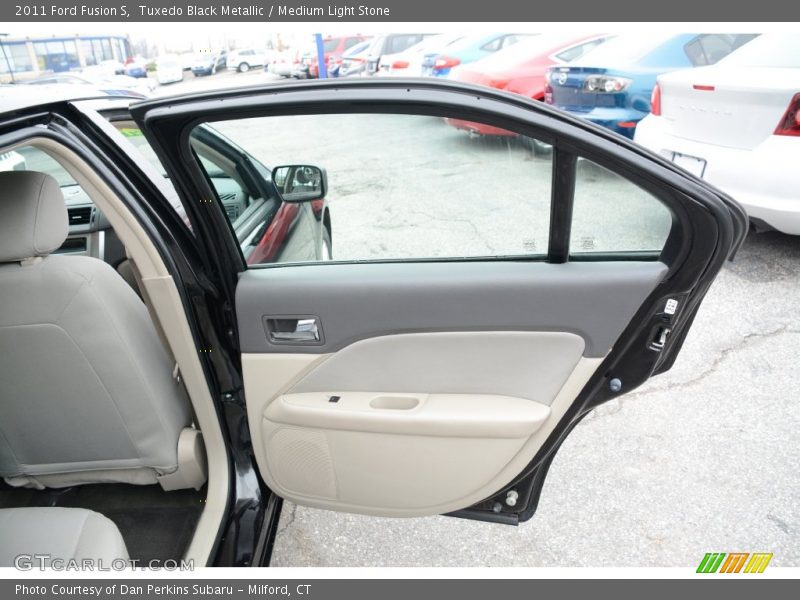 Tuxedo Black Metallic / Medium Light Stone 2011 Ford Fusion S