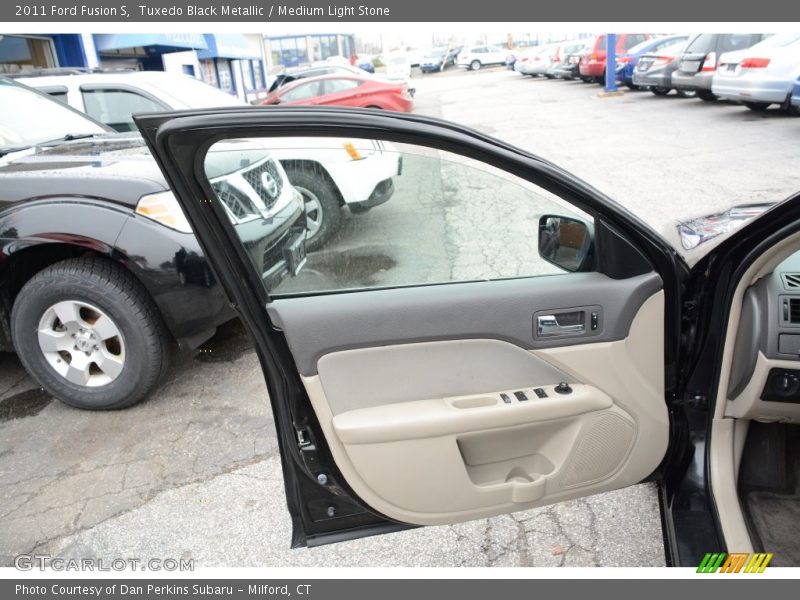 Tuxedo Black Metallic / Medium Light Stone 2011 Ford Fusion S