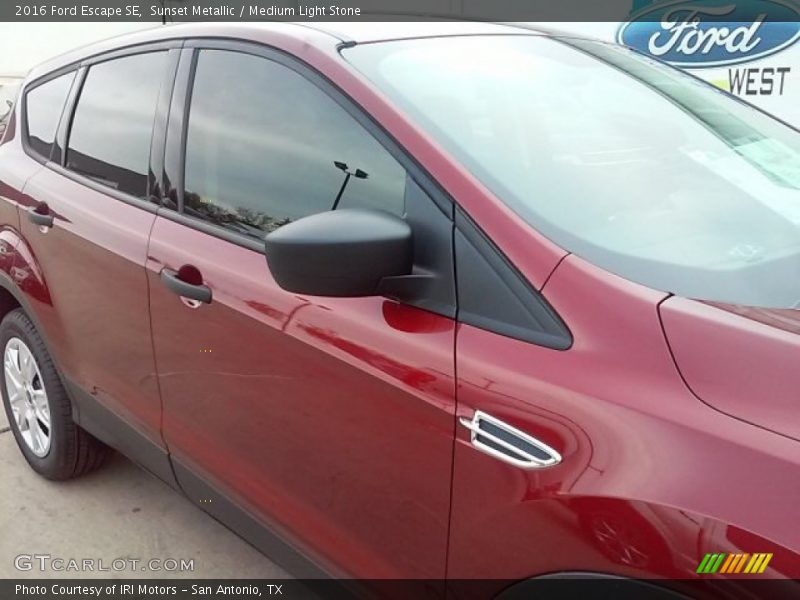 Sunset Metallic / Medium Light Stone 2016 Ford Escape SE