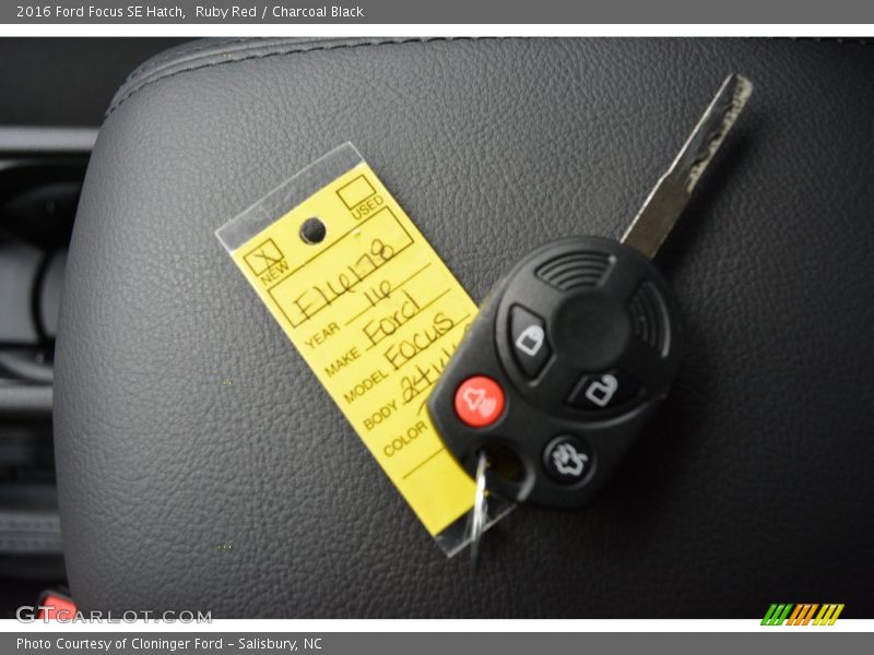 Ruby Red / Charcoal Black 2016 Ford Focus SE Hatch
