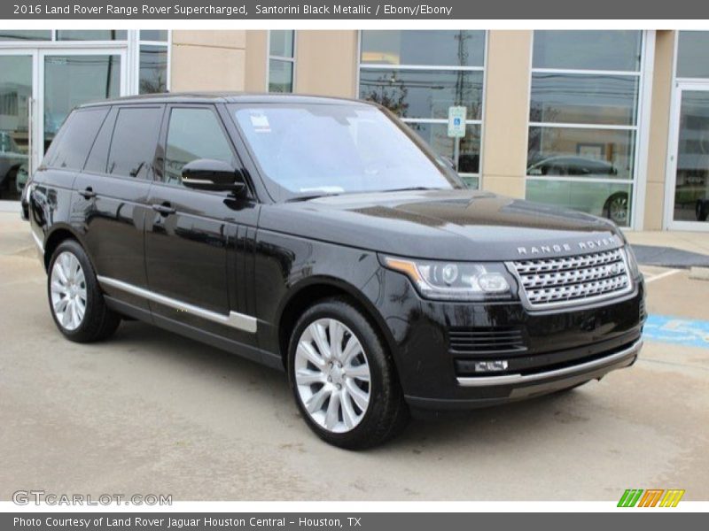 Front 3/4 View of 2016 Range Rover Supercharged
