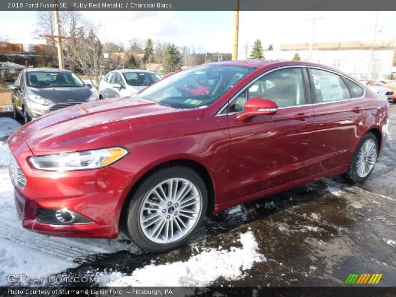 Ruby Red Metallic / Charcoal Black 2016 Ford Fusion SE