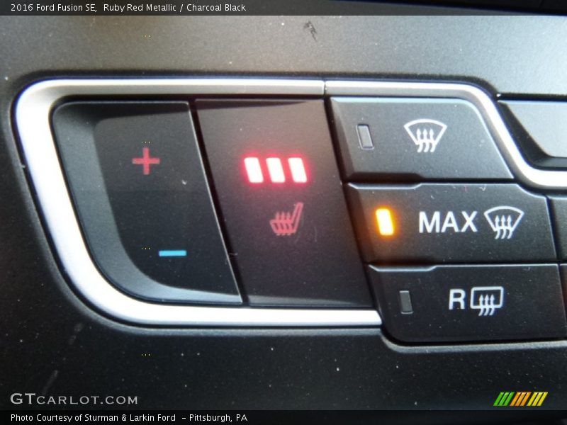 Ruby Red Metallic / Charcoal Black 2016 Ford Fusion SE