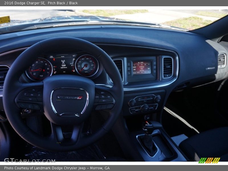 Pitch Black / Black 2016 Dodge Charger SE