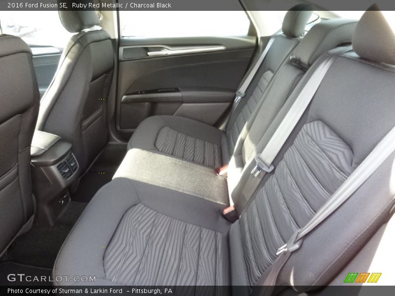 Ruby Red Metallic / Charcoal Black 2016 Ford Fusion SE