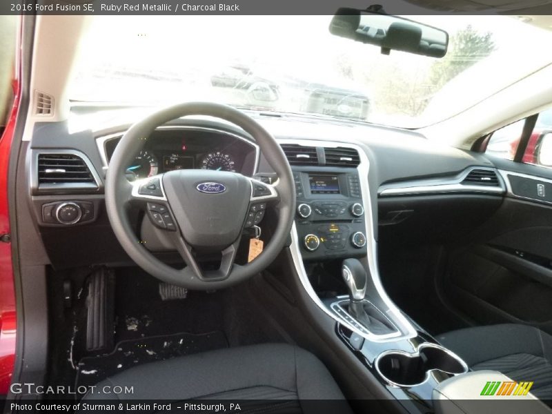 Ruby Red Metallic / Charcoal Black 2016 Ford Fusion SE