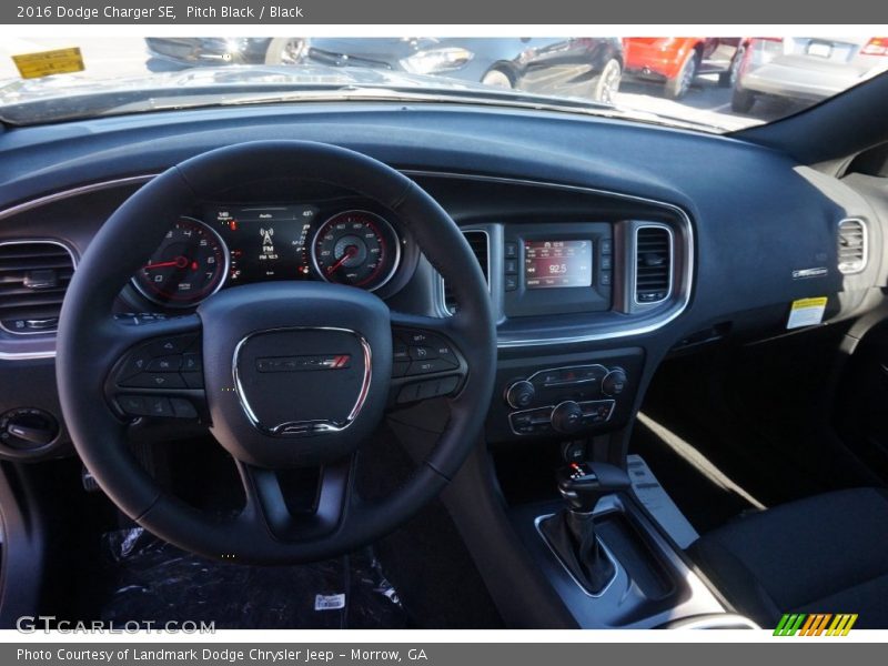 Pitch Black / Black 2016 Dodge Charger SE