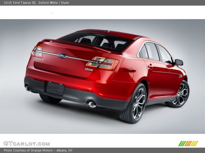 Oxford White / Dune 2015 Ford Taurus SE