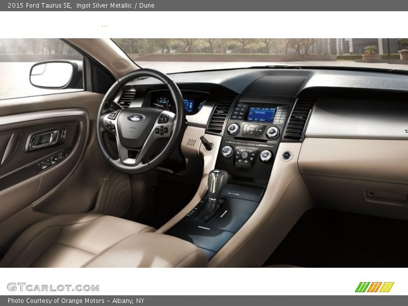 Ingot Silver Metallic / Dune 2015 Ford Taurus SE