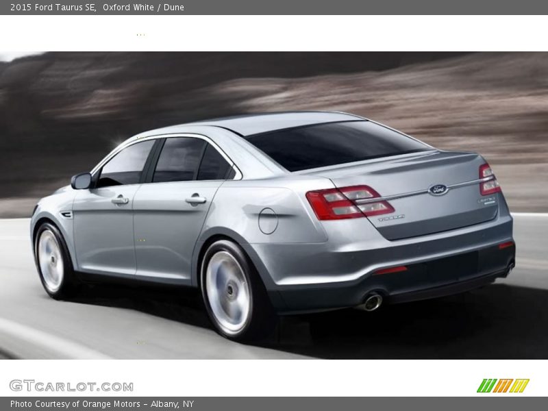 Oxford White / Dune 2015 Ford Taurus SE