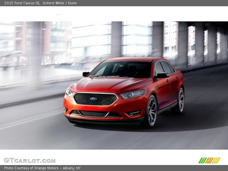 Oxford White / Dune 2015 Ford Taurus SE