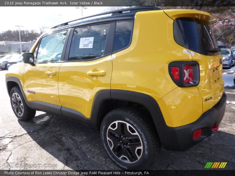 Solar Yellow / Black 2016 Jeep Renegade Trailhawk 4x4