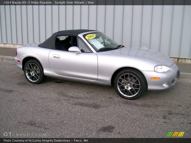 Sunlight Silver Metallic / Blue 2004 Mazda MX-5 Miata Roadster