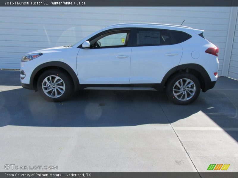 Winter White / Beige 2016 Hyundai Tucson SE