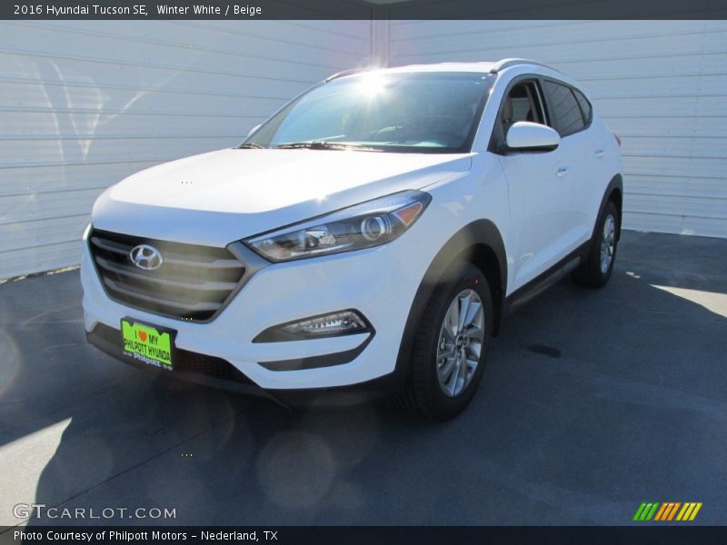 Winter White / Beige 2016 Hyundai Tucson SE