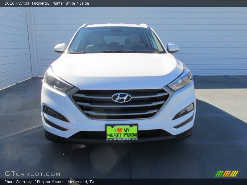 Winter White / Beige 2016 Hyundai Tucson SE