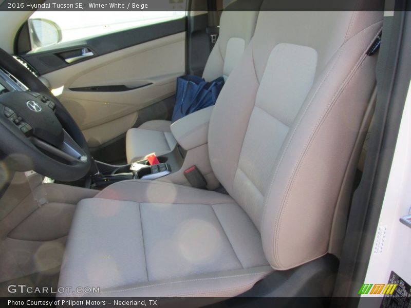 Winter White / Beige 2016 Hyundai Tucson SE