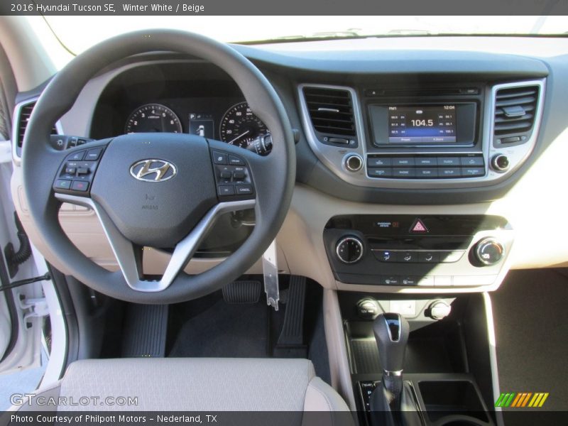 Winter White / Beige 2016 Hyundai Tucson SE